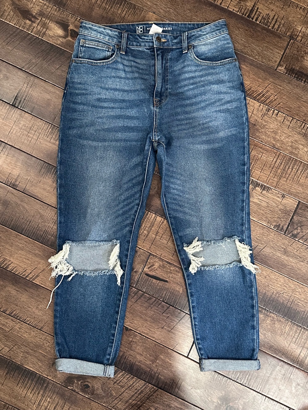 No boundaries distressed jeans